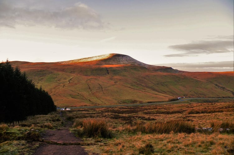 Pen y Fan by dawidx on Unsplash