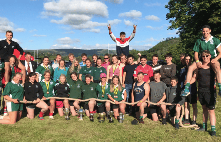 Trecastle YFC tug of war teams