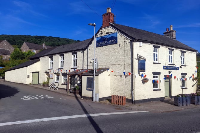 The Farmers Arms in Cwmdu