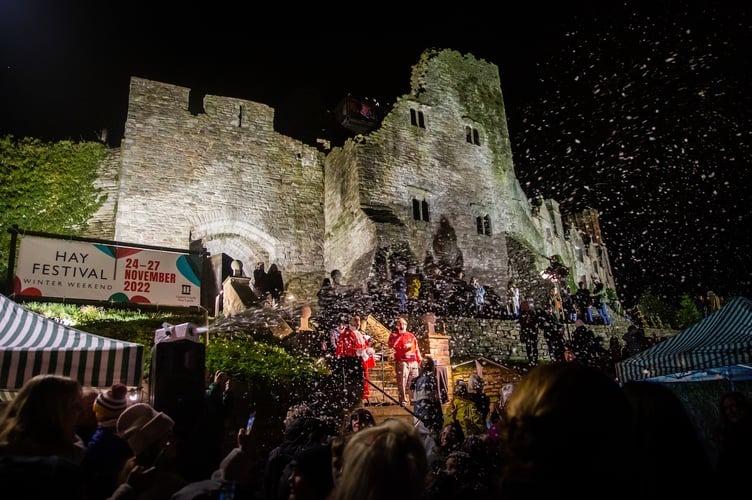 Michael Morpurgo switches on Hay’s Christmas lights