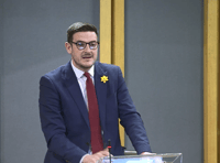 James Evans promotes Welsh language in Senedd