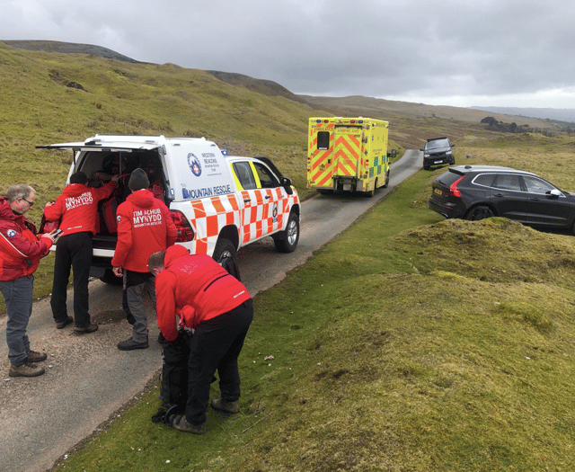 Woman suffers lower leg injury in the Beacons