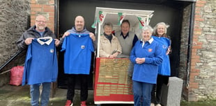 Six Nations raffle raises thousands for Cancer Research Wales