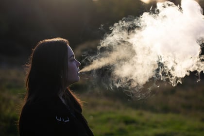 Major trust gap in vaping amongst smokers in Wales according to a new report.