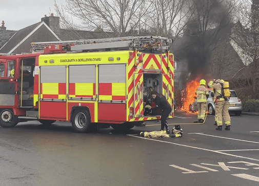 VIDEO: Fire crew tackles car fire at Brecon Aldi | brecon-radnor.co.uk