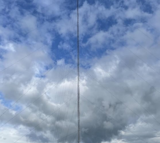 Weather Mast - south of Llanfihangel Rhydithon