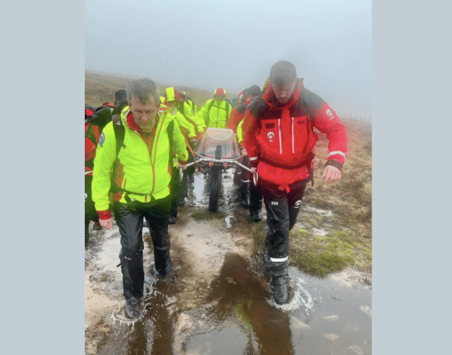 Walker suffers head injury after Beacons fall