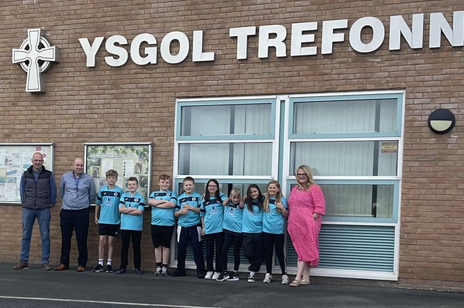 Ysgol Trefonnen with their new sports kit