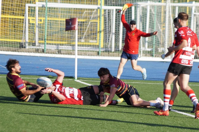 Will Prosser scores Brecon's sixth and final try