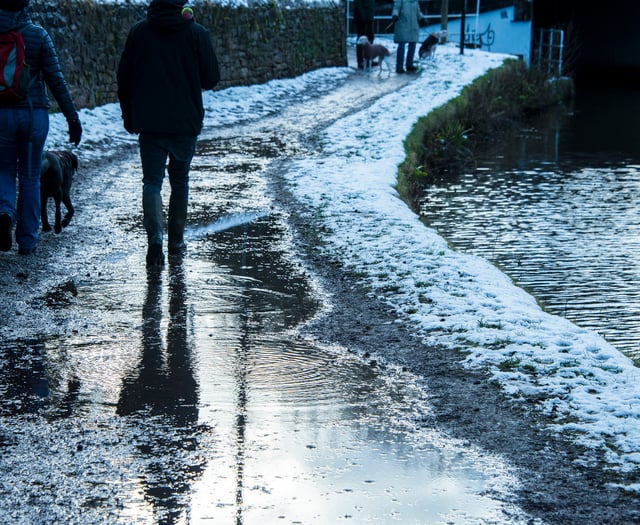 Stay safe on icy towpaths, public warned