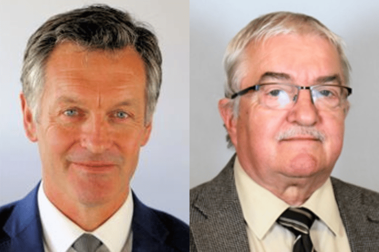 Cllr Aled Davies (left), leader of the Powys Conservative group, and Cllr David Thomas (right), Cabinet member for finance