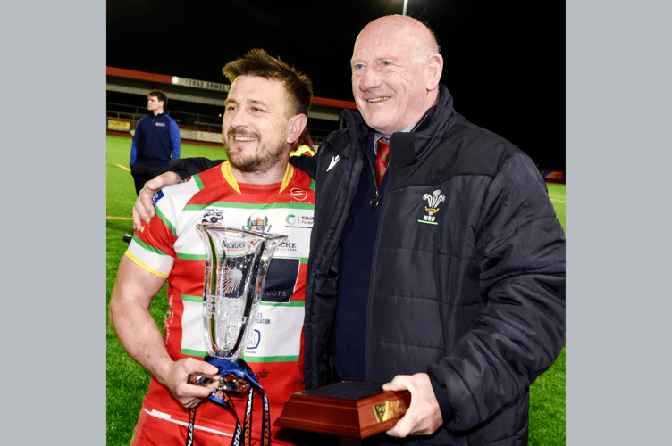 Llandovery captain Lee Rees with WRU President, Terry Cobner